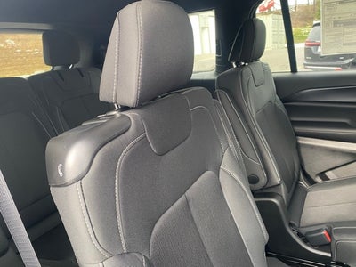 2025 Jeep Grand Cherokee GRAND CHEROKEE L LAREDO X 4X4