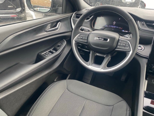 2025 Jeep Grand Cherokee GRAND CHEROKEE L LAREDO X 4X4