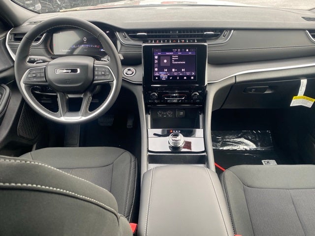 2025 Jeep Grand Cherokee GRAND CHEROKEE L LAREDO X 4X4