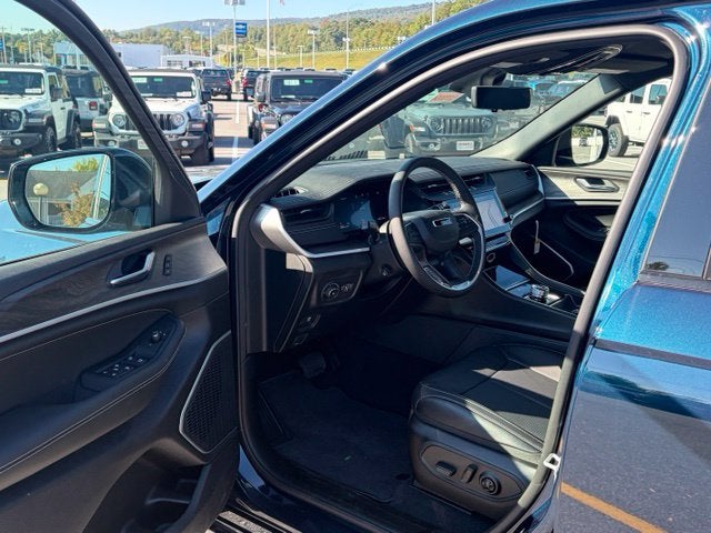 2027 Jeep Grand Cherokee GRAND CHEROKEE L LIMITED RESERVE 4X4