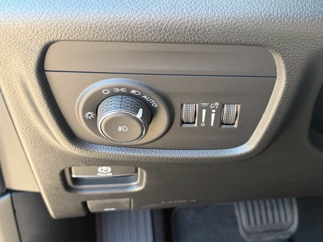 2027 Jeep Grand Cherokee GRAND CHEROKEE L LIMITED RESERVE 4X4