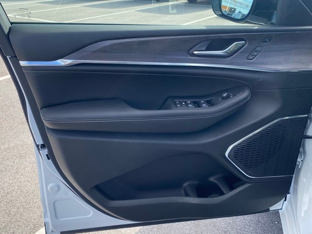 2025 Jeep Grand Cherokee GRAND CHEROKEE L OVERLAND 4X4