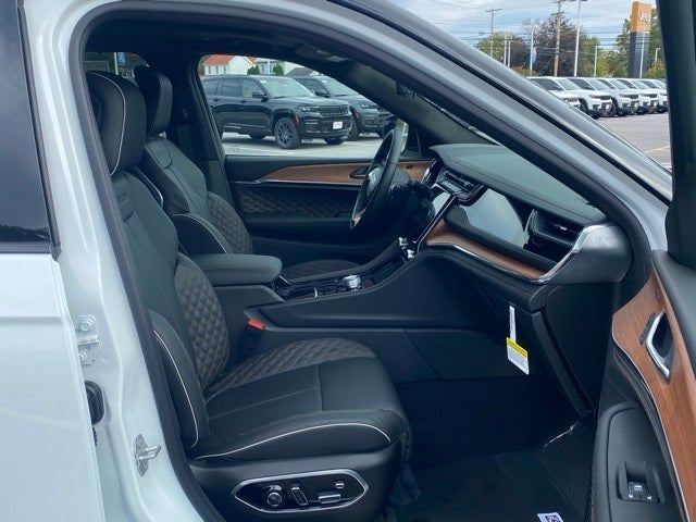 2025 Jeep Grand Cherokee GRAND CHEROKEE L SUMMIT RESERVE 4X4