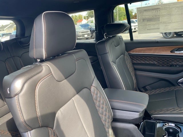 2025 Jeep Grand Cherokee GRAND CHEROKEE L SUMMIT RESERVE 4X4