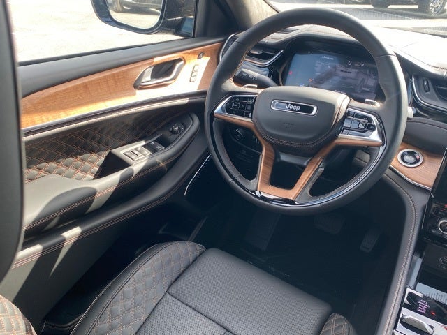 2025 Jeep Grand Cherokee GRAND CHEROKEE L SUMMIT RESERVE 4X4