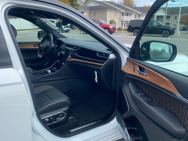 2025 Jeep Grand Cherokee GRAND CHEROKEE L SUMMIT RESERVE 4X4