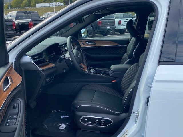 2025 Jeep Grand Cherokee GRAND CHEROKEE L SUMMIT RESERVE 4X4