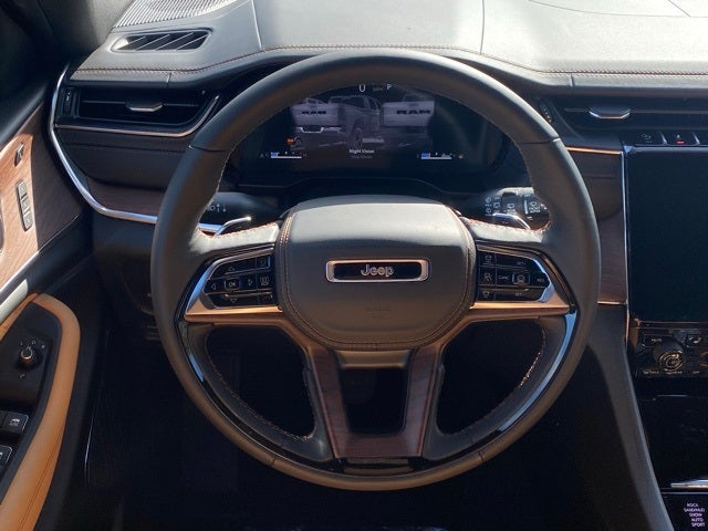 2025 Jeep Grand Cherokee GRAND CHEROKEE L SUMMIT 4X4