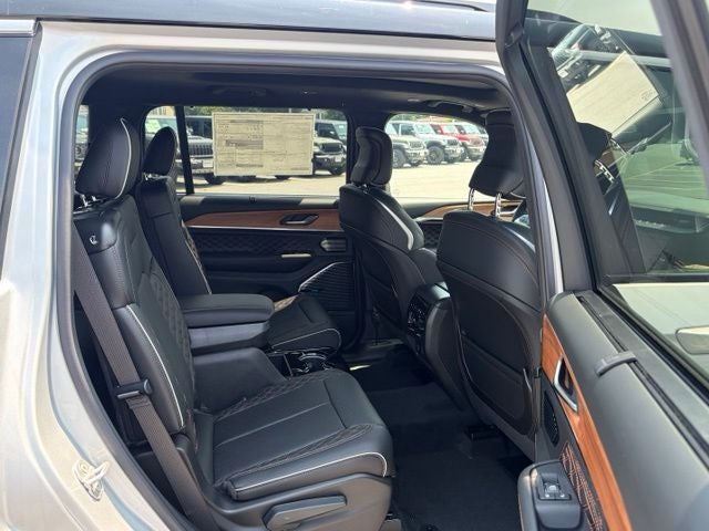 2026 Jeep Grand Cherokee GRAND CHEROKEE L SUMMIT 4X4