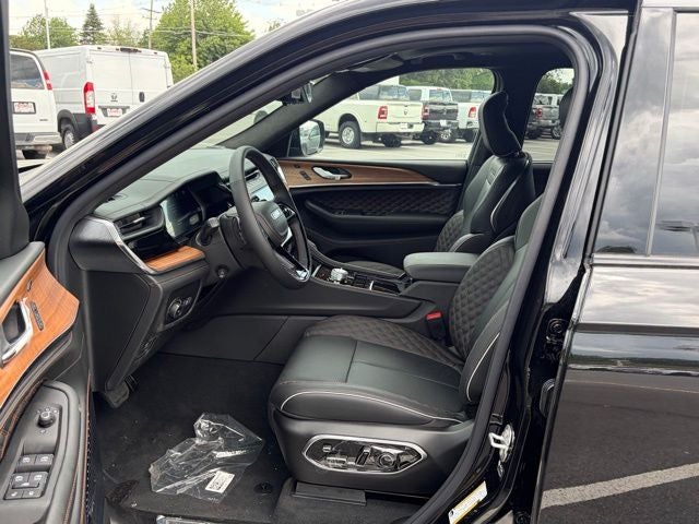 2026 Jeep Grand Cherokee GRAND CHEROKEE L SUMMIT 4X4