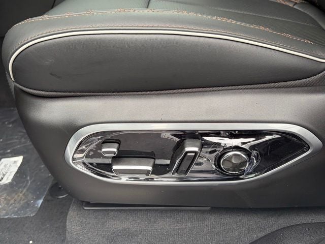 2026 Jeep Grand Cherokee GRAND CHEROKEE L SUMMIT 4X4