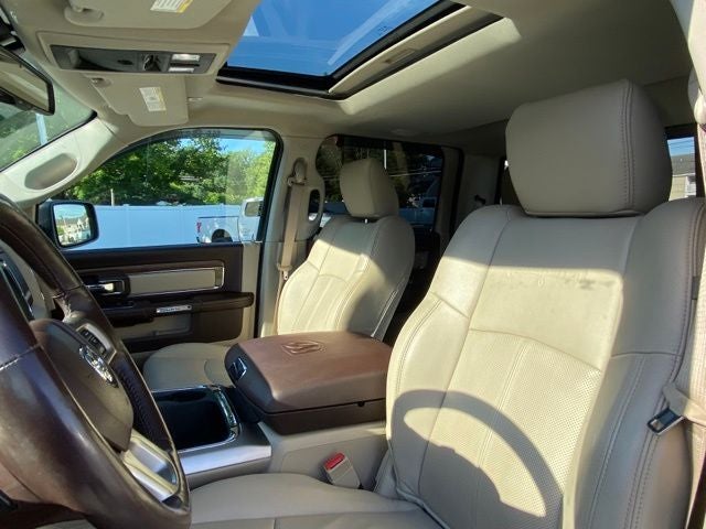 2018 RAM 1500 Laramie Crew Cab 4x4 5'7' Box