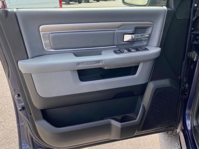 2017 RAM 1500 Big Horn Crew Cab 4x4 6'4' Box