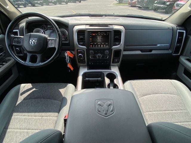 2017 RAM 1500 Big Horn Crew Cab 4x4 6'4' Box