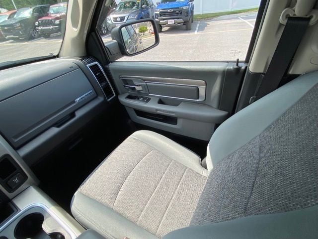 2017 RAM 1500 Big Horn Crew Cab 4x4 6'4' Box