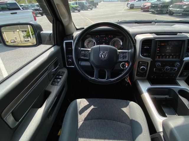 2017 RAM 1500 Big Horn Crew Cab 4x4 6'4' Box