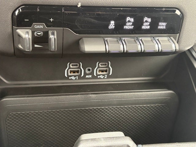 2026 RAM Ram 1500 RAM 1500 BIG HORN QUAD CAB 4X4 6'4' BOX