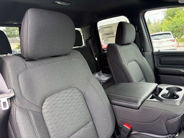 2027 RAM Ram 1500 RAM 1500 TRADESMAN QUAD CAB 4X4 6'4' BOX