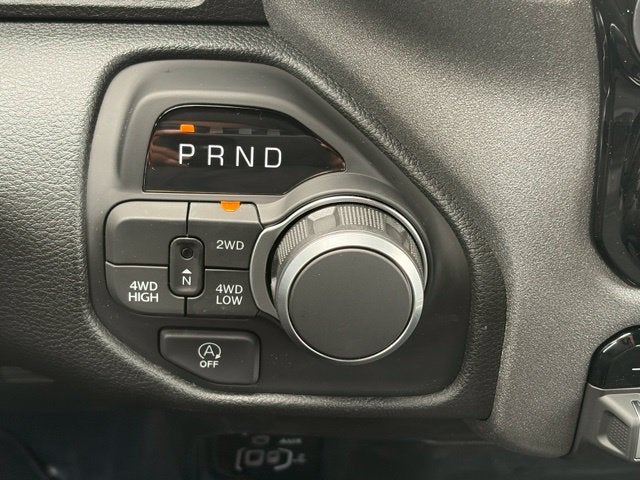 2027 RAM Ram 1500 RAM 1500 TRADESMAN QUAD CAB 4X4 6'4' BOX
