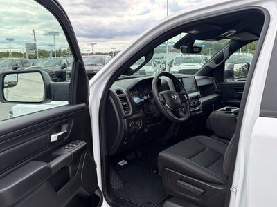 2027 RAM Ram 1500 RAM 1500 TRADESMAN QUAD CAB 4X4 6'4' BOX