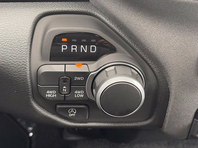 2027 RAM Ram 1500 RAM 1500 TRADESMAN QUAD CAB 4X4 6'4' BOX