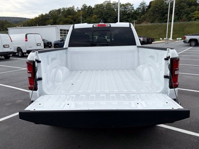 2027 RAM Ram 1500 RAM 1500 TRADESMAN QUAD CAB 4X4 6'4' BOX