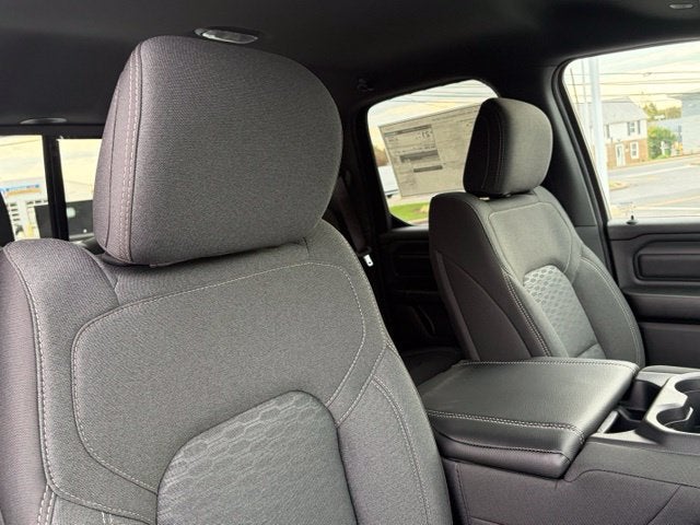 2027 RAM Ram 1500 RAM 1500 TRADESMAN QUAD CAB 4X4 6'4' BOX