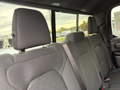 2027 RAM Ram 1500 RAM 1500 TRADESMAN QUAD CAB 4X4 6'4' BOX