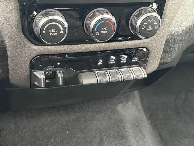 2026 RAM Ram 1500 RAM 1500 TRADESMAN QUAD CAB 4X4 6'4' BOX