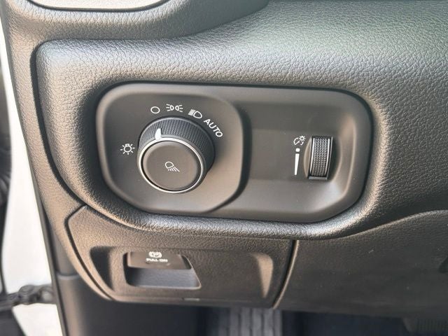 2026 RAM Ram 1500 RAM 1500 TRADESMAN QUAD CAB 4X4 6'4' BOX