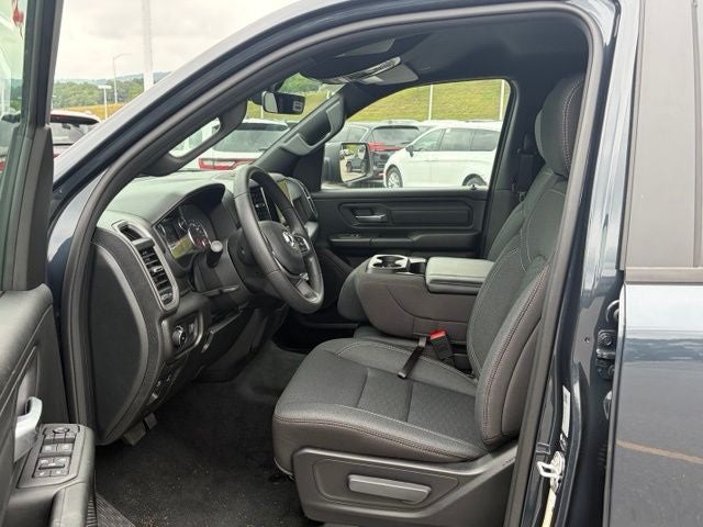 2026 RAM Ram 1500 RAM 1500 TRADESMAN CREW CAB 4X4 5'7' BOX