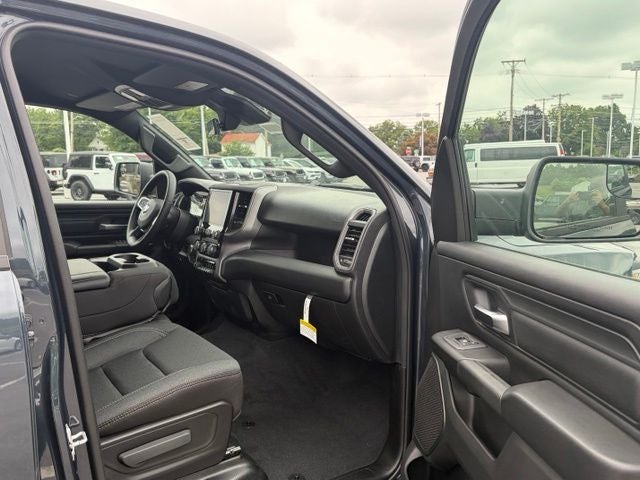 2026 RAM Ram 1500 RAM 1500 TRADESMAN CREW CAB 4X4 5'7' BOX