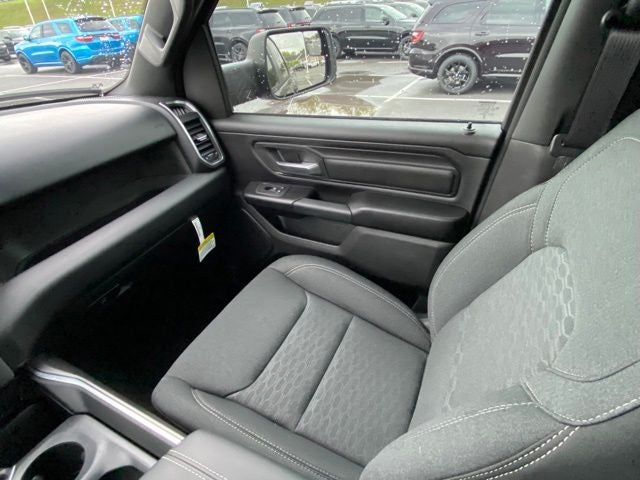 2025 RAM 1500 Tradesman Crew Cab 4x4 5'7' Box