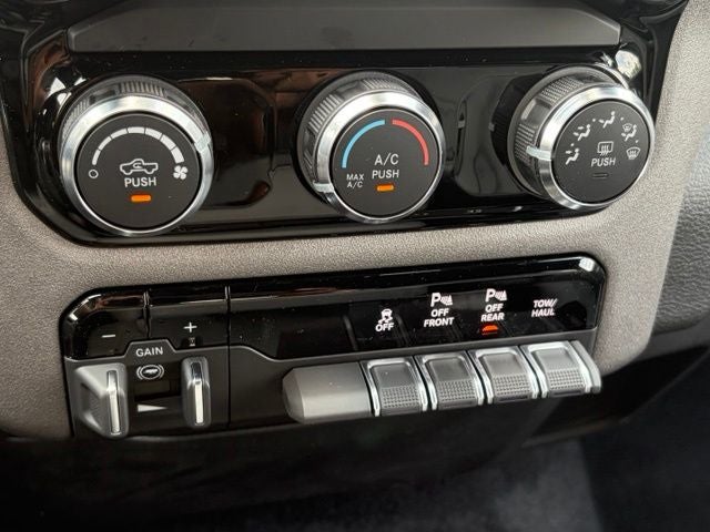 2026 RAM Ram 1500 RAM 1500 TRADESMAN QUAD CAB 4X2 6'4' BOX