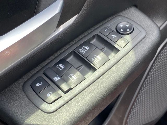 2021 RAM 1500 Big Horn Crew Cab 4x4 5'7' Box