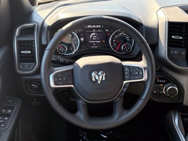 2027 RAM Ram 1500 RAM 1500 EXPRESS CREW CAB 4X4 5'7' BOX
