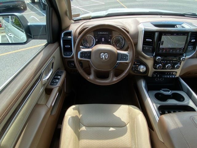 2020 RAM 1500 Laramie Crew Cab 4x4 5'7' Box