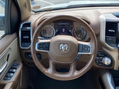 2020 RAM 1500 Laramie Crew Cab 4x4 5'7' Box