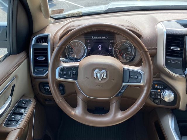 2020 RAM 1500 Laramie Crew Cab 4x4 5'7' Box