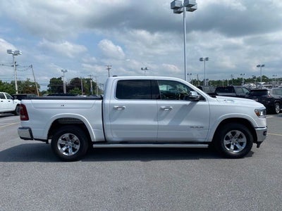 2020 RAM 1500 Laramie Crew Cab 4x4 5'7' Box