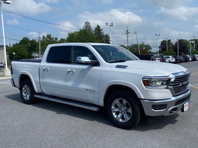 2020 RAM 1500 Laramie Crew Cab 4x4 5'7' Box