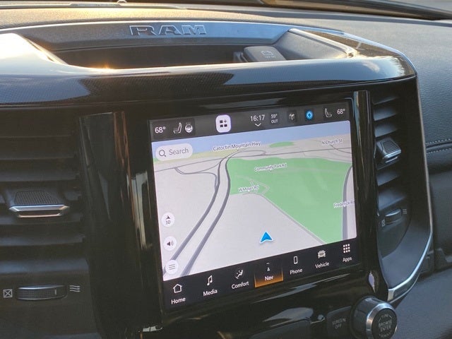 2022 RAM 1500 Laramie Crew Cab 4x4 5'7' Box