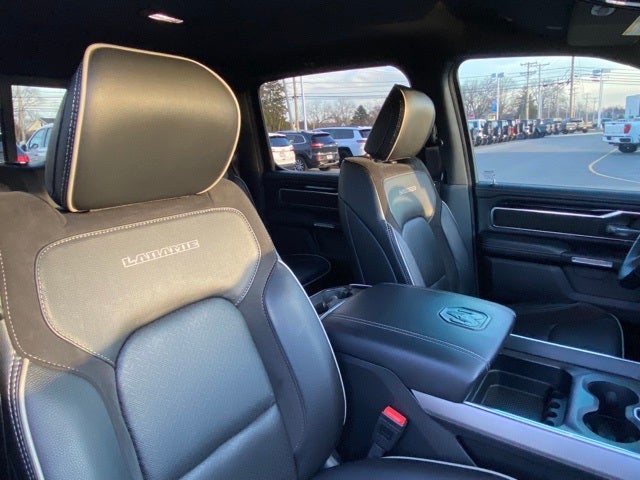 2022 RAM 1500 Laramie Crew Cab 4x4 5'7' Box
