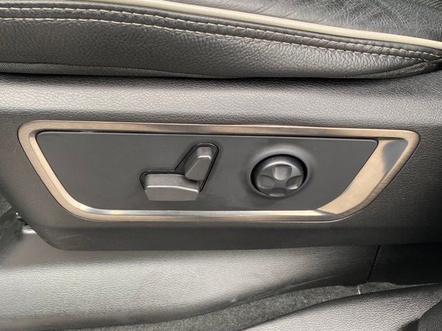 2021 RAM 1500 Limited Crew Cab 4x4 6'4' Box