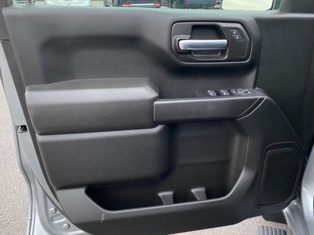 2023 Chevrolet Silverado 1500 4WD Crew Cab Short Bed Custom