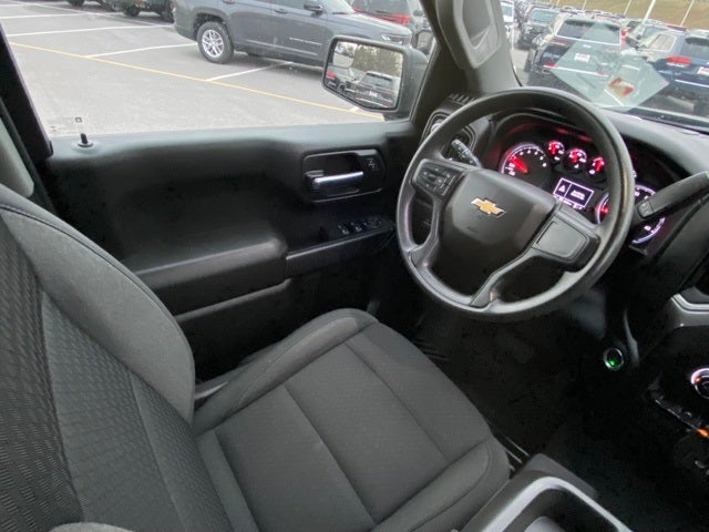 2023 Chevrolet Silverado 1500 4WD Crew Cab Short Bed Custom