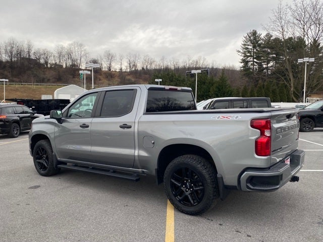 2023 Chevrolet Silverado 1500 4WD Crew Cab Short Bed Custom