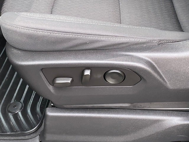 2023 Chevrolet Silverado 1500 4WD Crew Cab Short Bed Custom