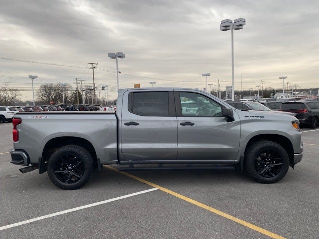 2023 Chevrolet Silverado 1500 4WD Crew Cab Short Bed Custom