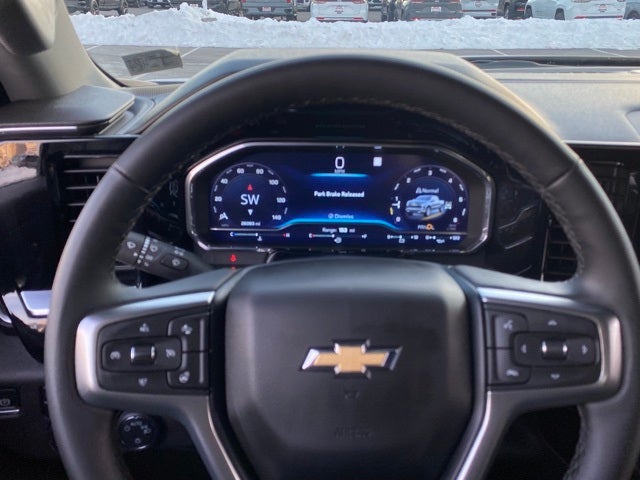 2023 Chevrolet Silverado 1500 4WD Crew Cab Short Bed LT with 2FL